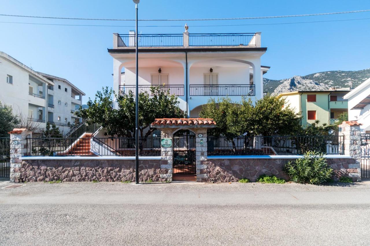 Suite Apartment La Punta Cala Gonone Exterior foto